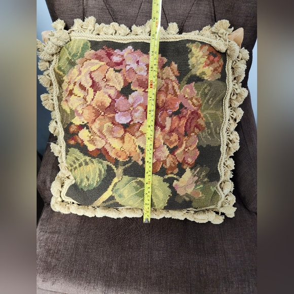 Wool Needlepoint Kathryn White Design Hydrangea Tasseled Pillows 2 Piece.  C0938 - Picture 8 of 10